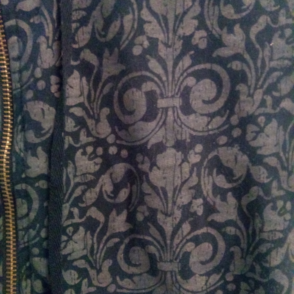 Vest - Picture 2 of 5